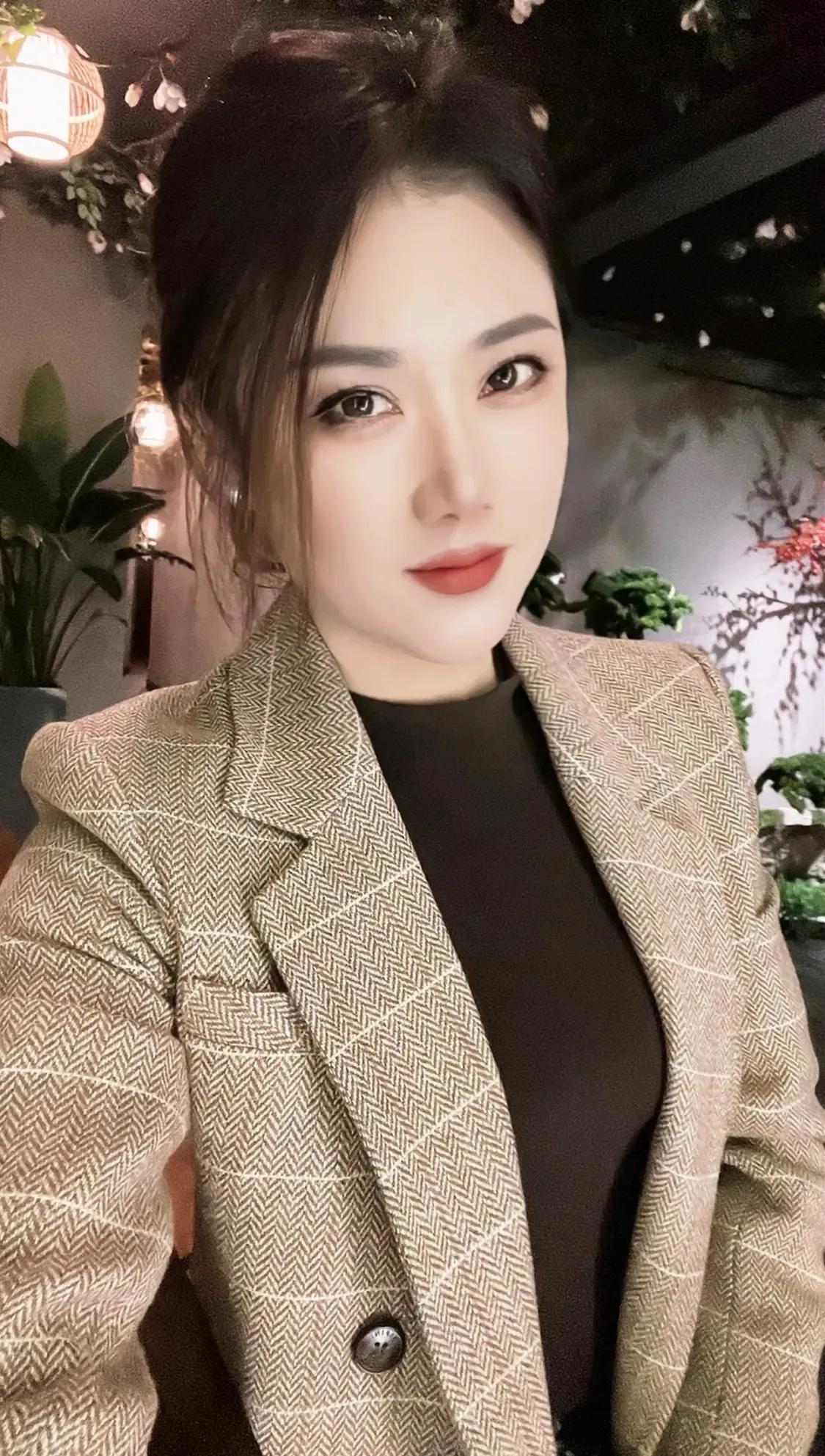男人为什么不会一直保持追你的状态？
男人是刚开始很猛烈，猛烈完毕了就迅速垂直下降