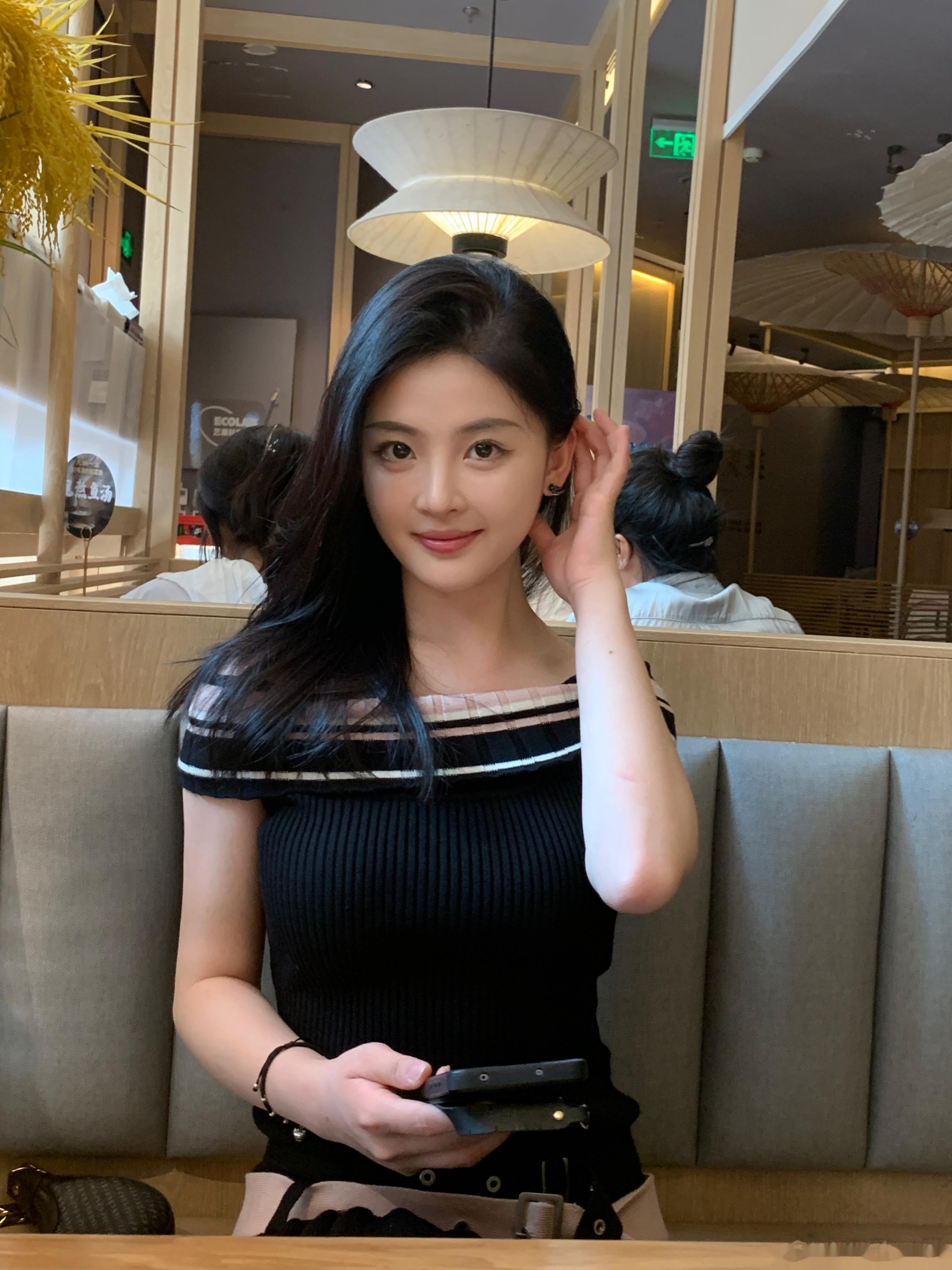 谁是御姐我不说  ​​​