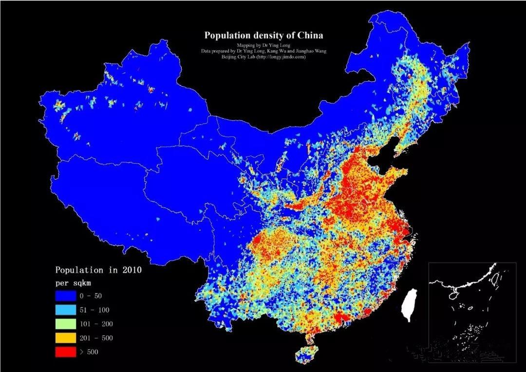 中国人口密度分布，华北平原仍然是人口密度最大面积最广的地区，村庄密密麻麻。
得中