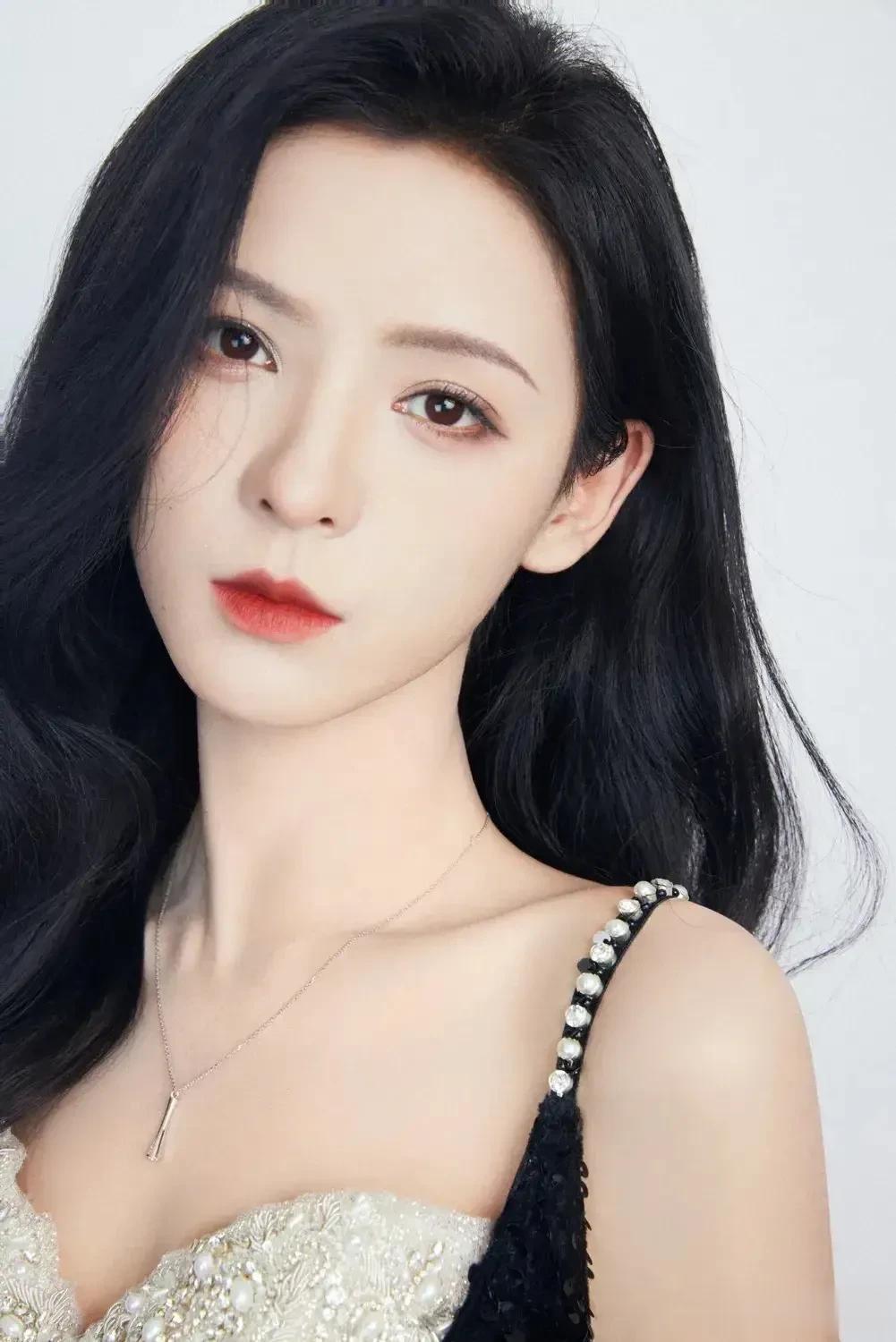 美女图集～第715期 | 张予