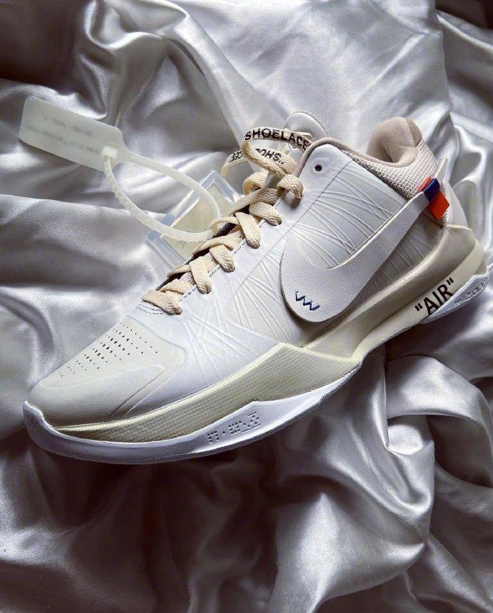 Off-White x Zoom Kobe 5 Custom

将Kobe与Vi