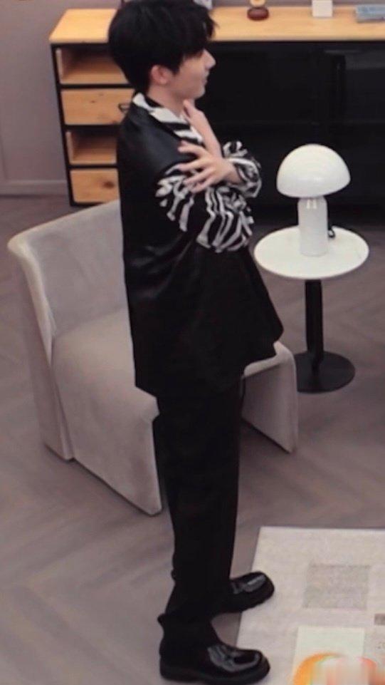 #马嘉祺[超话]#mjq#马嘉祺巧乐兹品牌代言人# mjq#那英说和马嘉祺是儿子