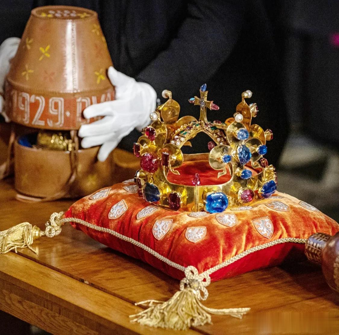 布拉格城堡圣维特主教座堂展示1