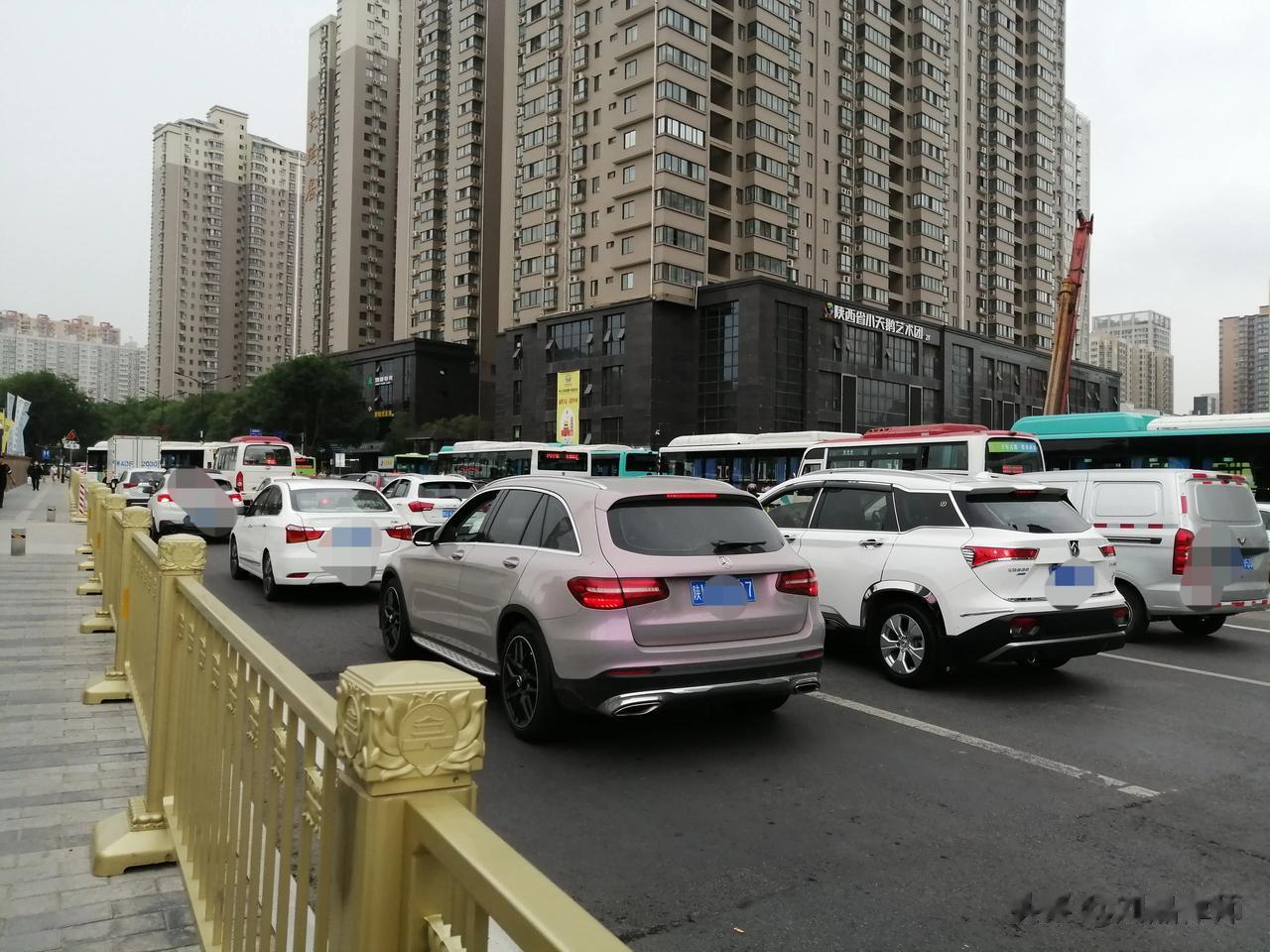 8月30号，虽然说周日周一，但是还没开学啊！电视塔盘道又堵成一锅粥了