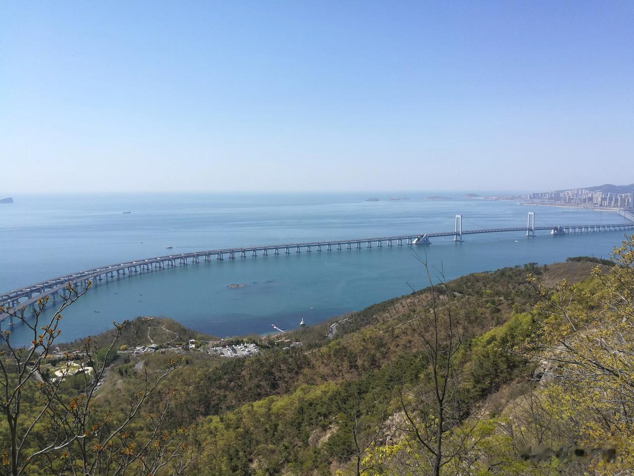 徒步大会前的预热。英雄纪念公园，白云雁水健身公园，莲花山观景台，星海湾大桥，七贤