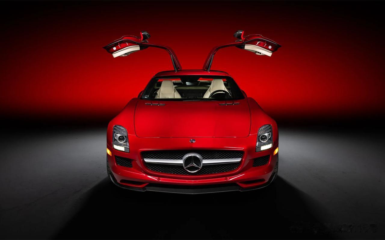 国内炒作疯了的2011年梅赛德斯-奔驰SLS AMG，国外售价15.5万美元，仅