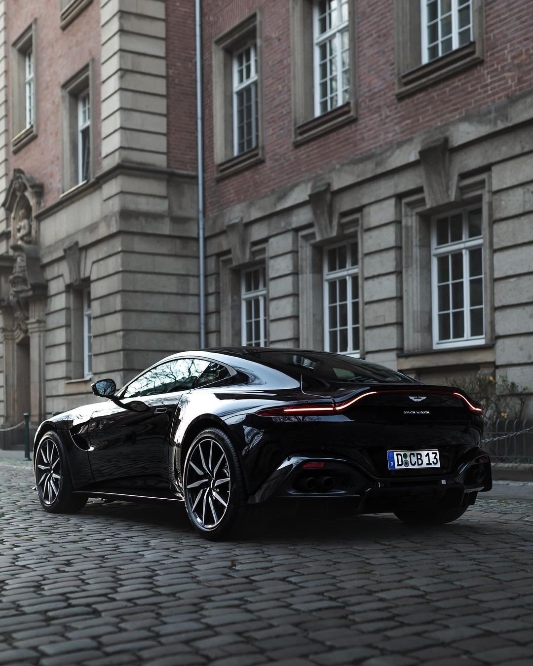 阿斯顿·马丁 Vantage ​​​