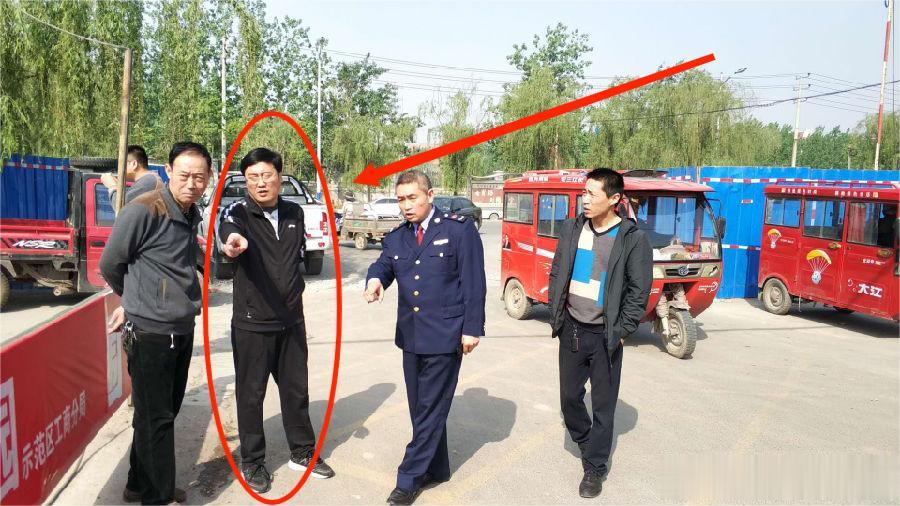 河南城改办主任，出轨人妻并将之提副科，还要和她强强联手、包揽全区工程。
河南省焦