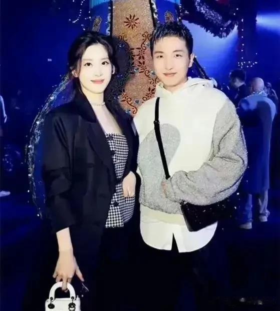 第一代网红，也就奶茶妹妹章泽天混得最好了吧？年纪轻轻就已经身价1888亿，比梁太