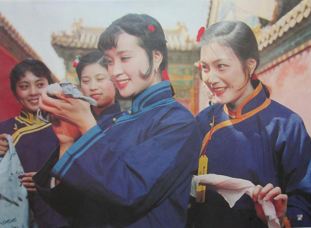 咸丰三年举行的一次皇帝选秀时，发生了一起震惊京师的“秀女违制抗上：时间。当时一批