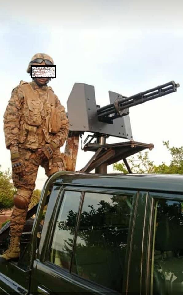 乌干达特种部队（图1）配备的中国建设集团CS/LM512.7毫米转管机枪，三根枪