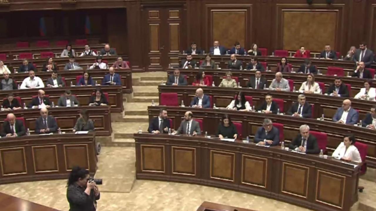 亚美尼亚欢迎普京来访，保证不会逮捕普京！

亚美尼亚改变了根据国际刑事法院逮捕令