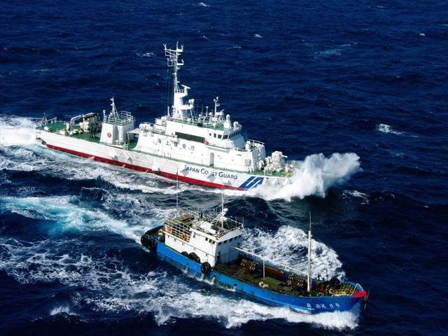 唉！中国渔船船长因在专属经济区非法采集珊瑚，被日本海岸警卫队抓了个现行。产经新闻