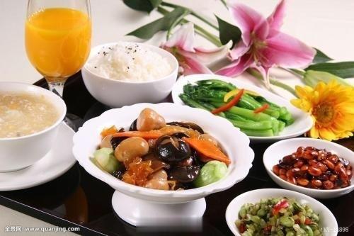 【养生讲堂】有研究表明，素食者主义者有八成以上缺乏维生素B12，而杂食者的这一个