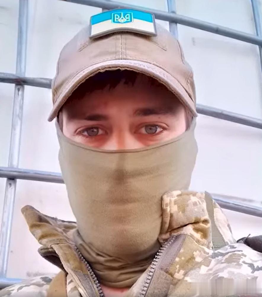 曾在乌克兰当过一年雇佣兵的美国人约翰·麦金太尔投奔俄罗斯，并带去地图、文件、视频