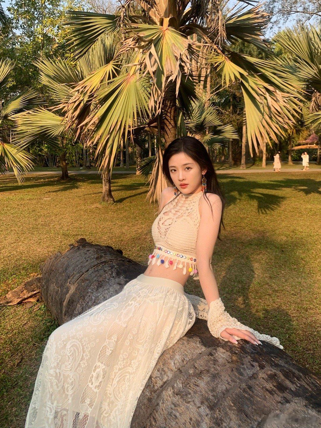 今天是很不一样的小傣妹  ​​​