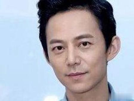 《快乐大本营》主持人学历大盘点，差距虽然大，但最惊艳的却是她
何炅，曾就读于北京