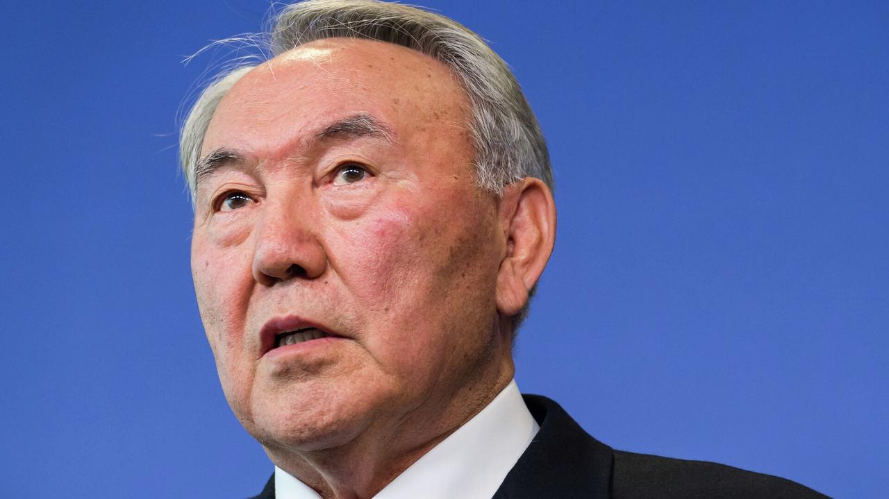 不再是国家元首：纳扎尔巴耶夫官方网站因其失去元首地位而改名。哈萨克斯坦去纳扎尔巴