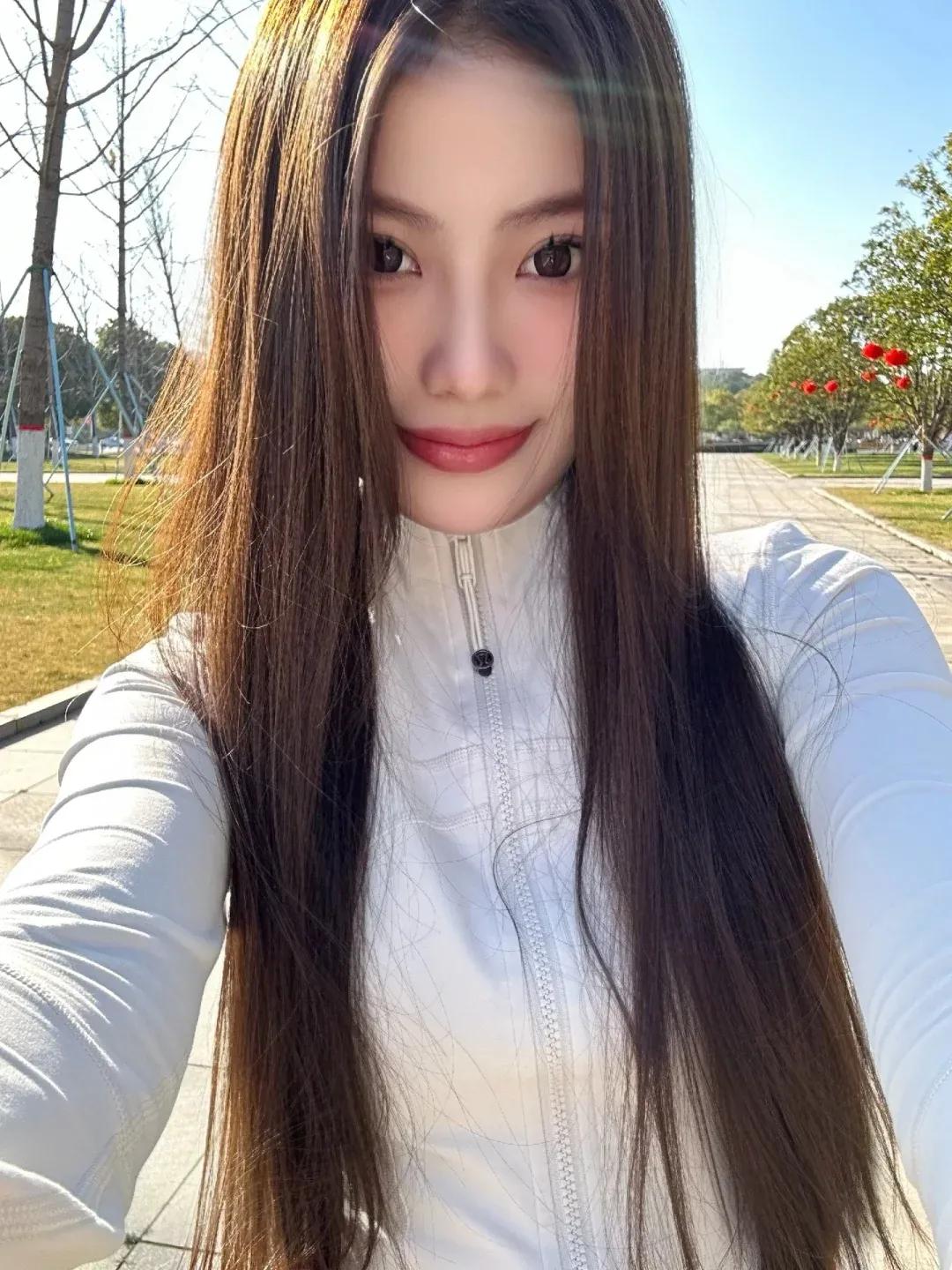 为什么女孩子都想做空姐呢？
福利待遇真的很好吗？