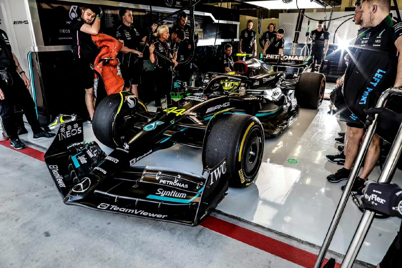 【F1 | 汉密尔顿：我们走错了方向】
    Autosport：刘易斯·汉密