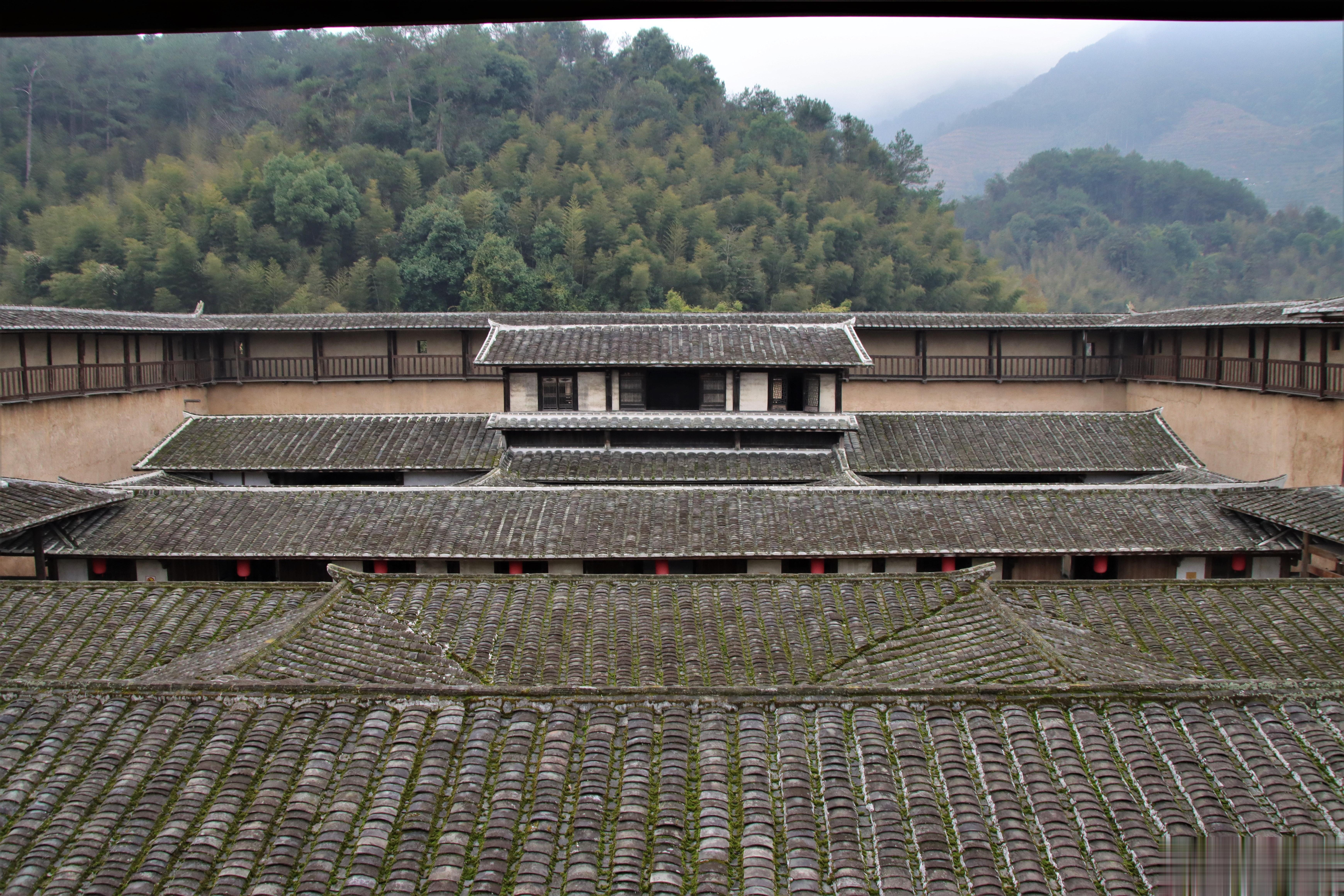 永安复兴堡        位于永安市文龙村，是一座清代中期始建的方形土堡，占地面