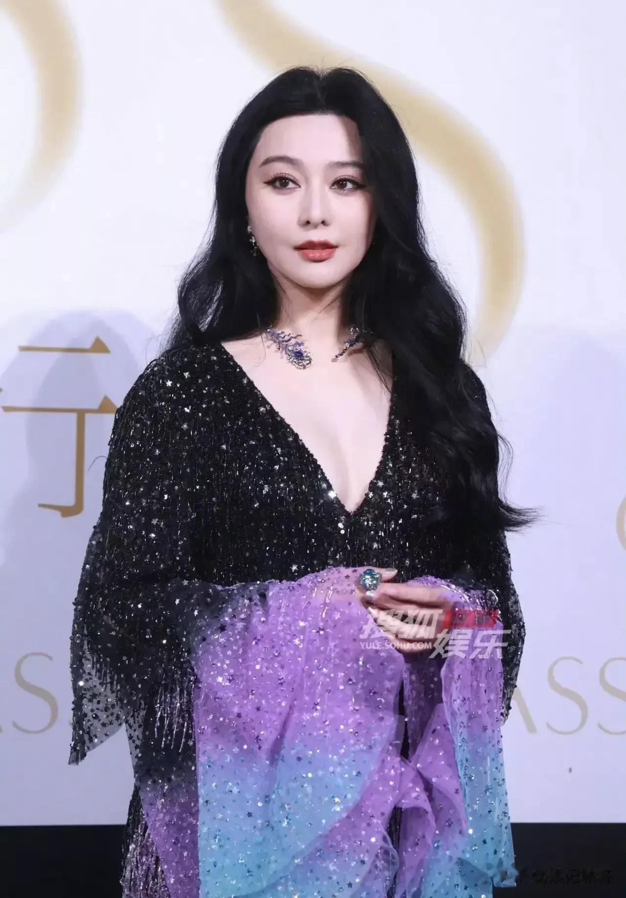 范冰冰不愧是娱乐圈最性感的女人！不论是身材还是颜值，范冰冰在女星里都是属于最好看