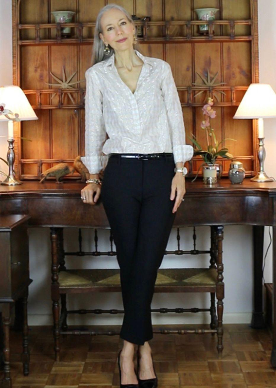 建议60岁左右的女人入秋少穿阔腿裤，很容易穿出路人感的效果，可以多尝试一下九分小
