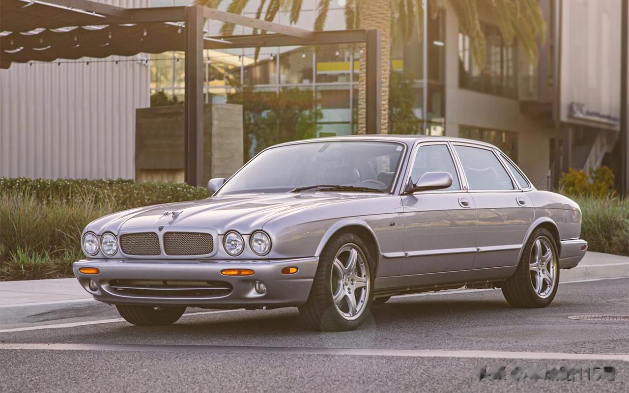 2003年捷豹XJR R1
