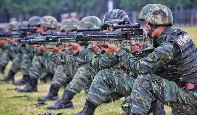 新疆为什么有两个武警总队，一个正军级，一个副军级。

武警内卫在省级行政区设立武