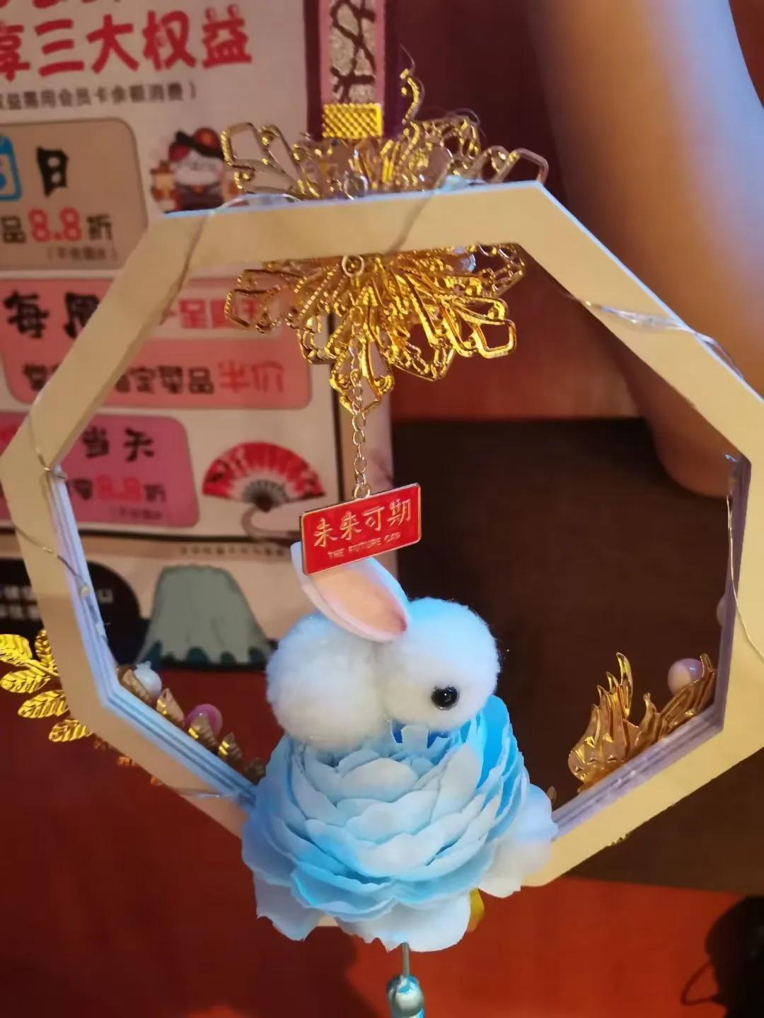 先生们都知道，带孩子并不容易。我不能想象你经历了多少个夜晚的哭声，多少个白天的嘈