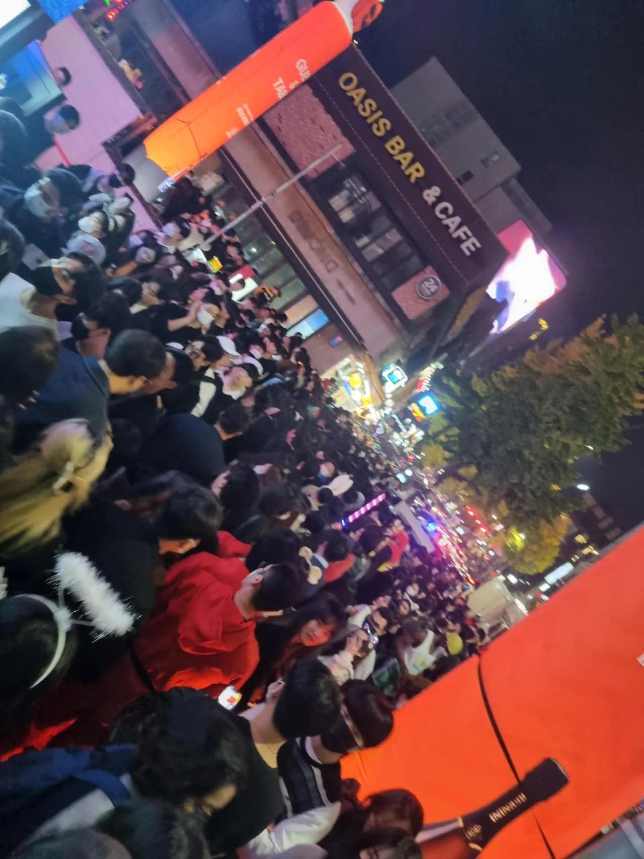 梨泰院事发30分钟前，9点40分...