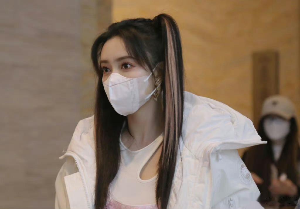我孟姐好美 ​ ​​​