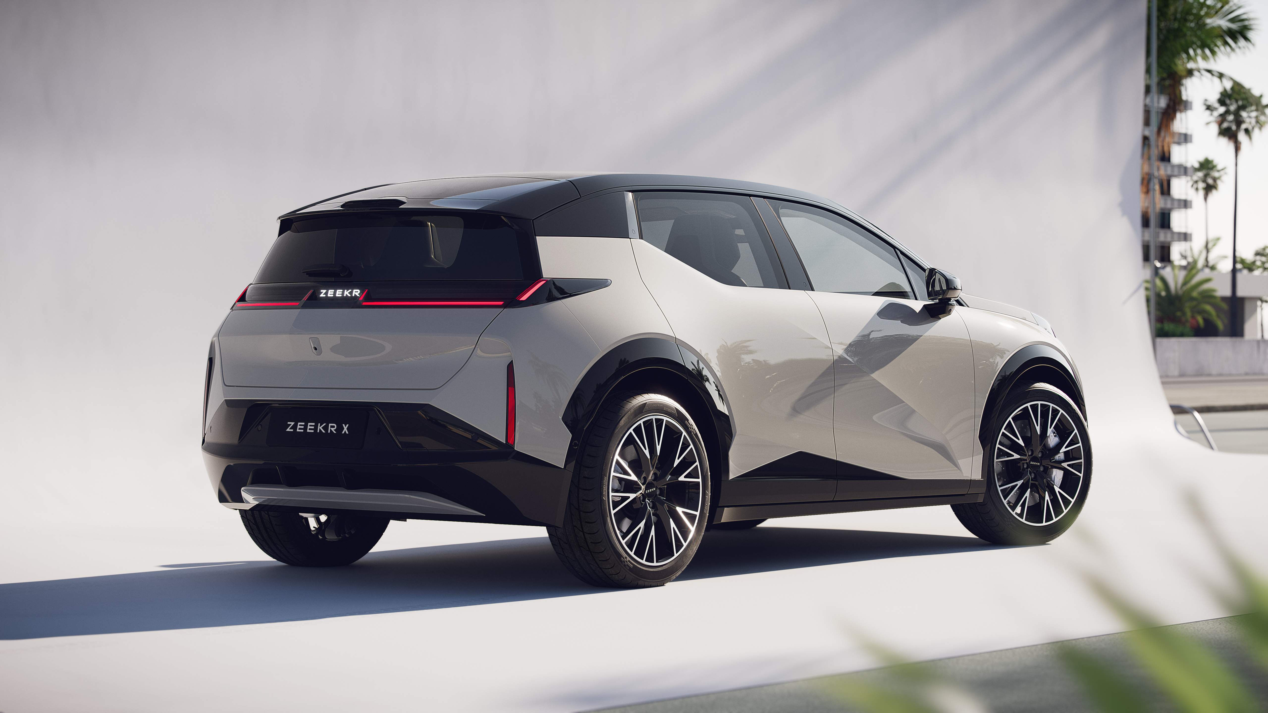 极氪第三款车型正式定名：ZEEKR X基于SEA浩瀚架构打造，定位紧凑型SUV，