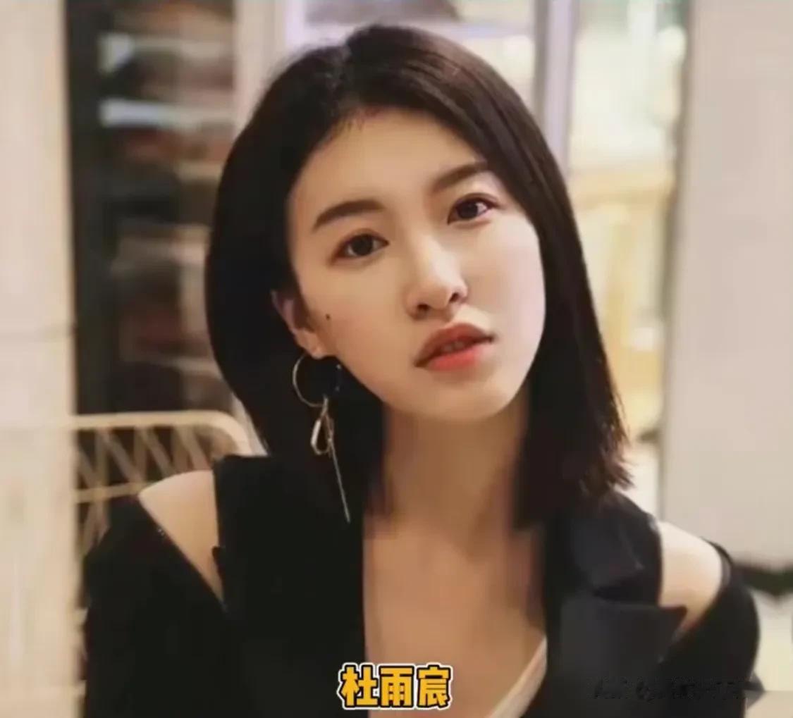 从跟组演员到刘亦菲好闺蜜，这经历一般人恐怕是想都不敢想吧[捂脸][捂脸][捂脸]