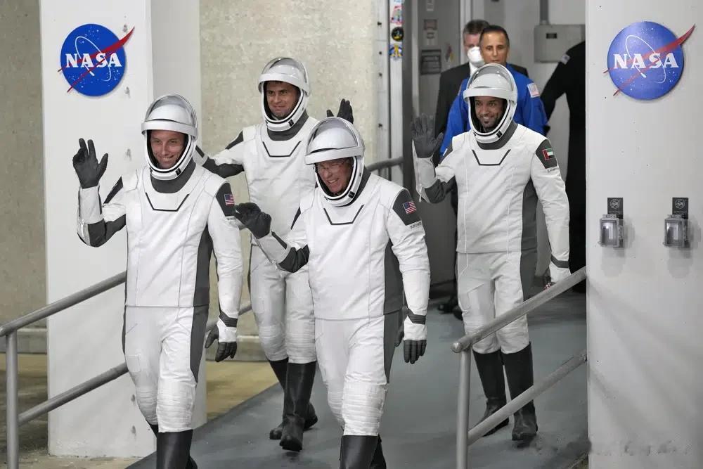 又是技术故障，SpaceX 取消了为 NASA 将四名宇航员送往国际空间站的尝试