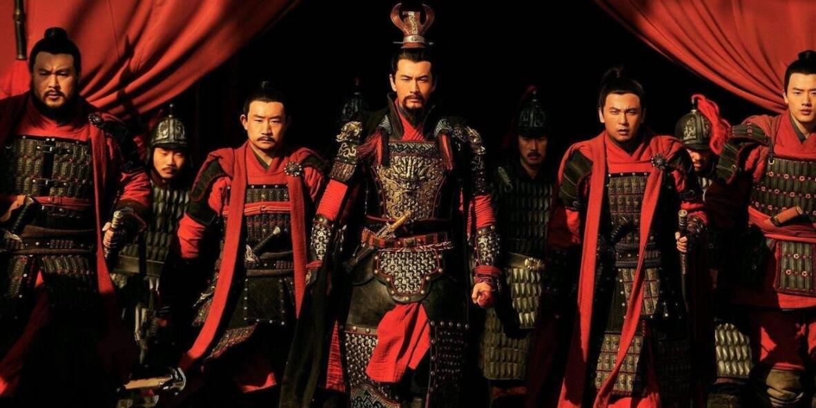 中国第一名嘴力挺李铁：他是当代岳飞，死后应该立碑，我们要磕头，黄强歪谈体育认为，