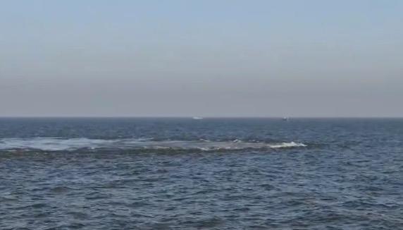 #印度惊现沸腾海#【印度惊现“沸腾海”：大片海域剧烈翻腾冒泡，当局紧急调查，向过