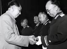 聂荣臻提出一项人事变动，毛主席没有表态，罗荣桓：我反对
1951年的一天，正在办