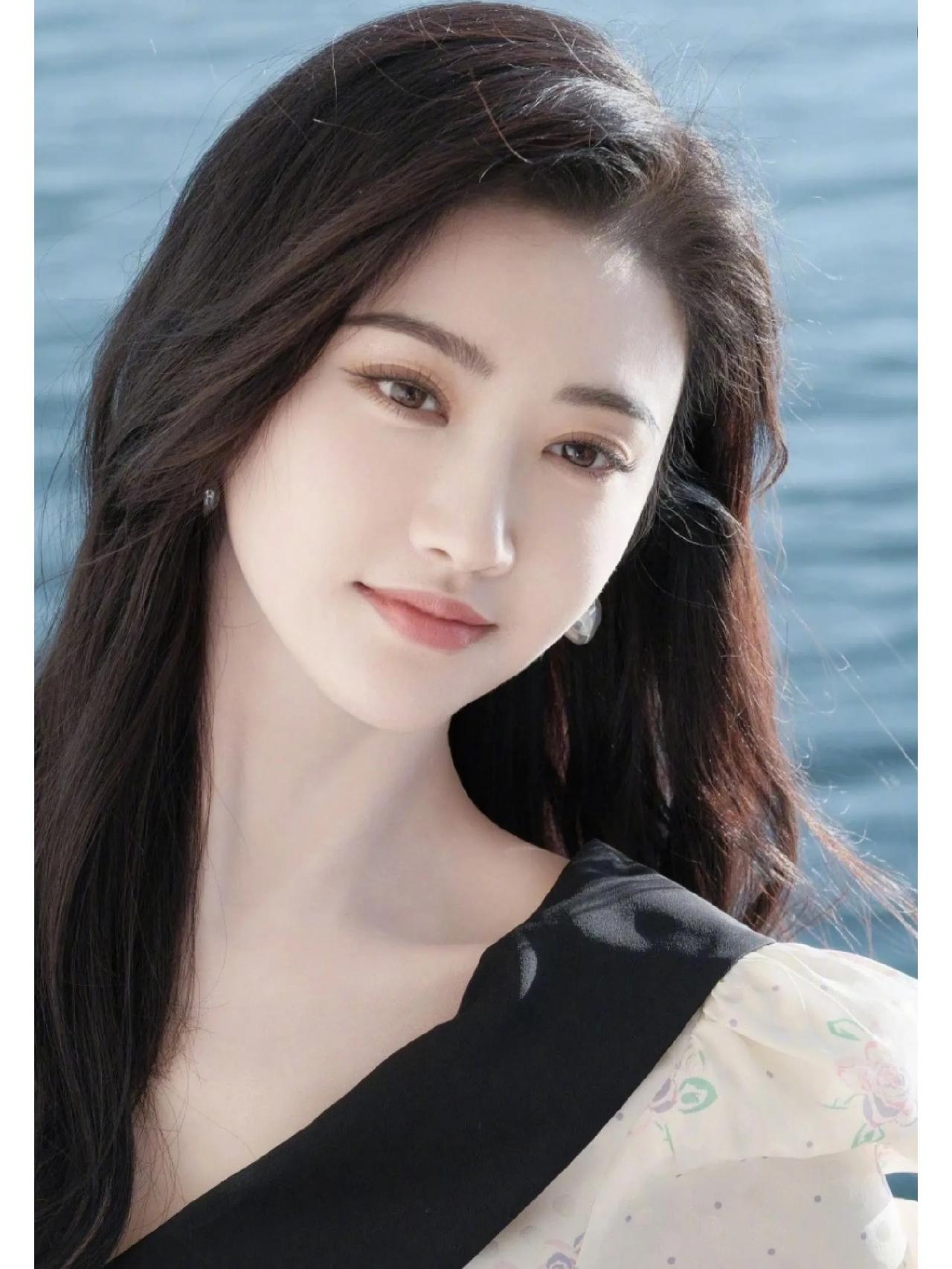 景甜真的超美啊🌝🌝
景甜真的很好看啊司藤里面气质真的很绝 一看就是从小家境优