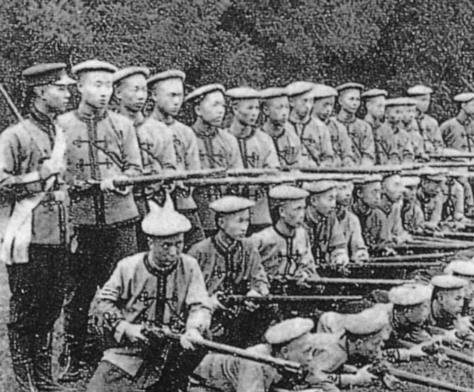 #历史那些事[超话]#晚清军校训练的情形，虽然他们为腐朽的清王朝服务，但是他们抵