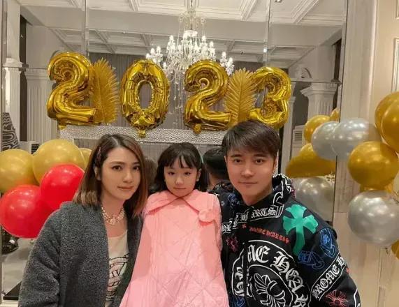 洪欣终于离婚了，远离渣男是非常正确的选择！