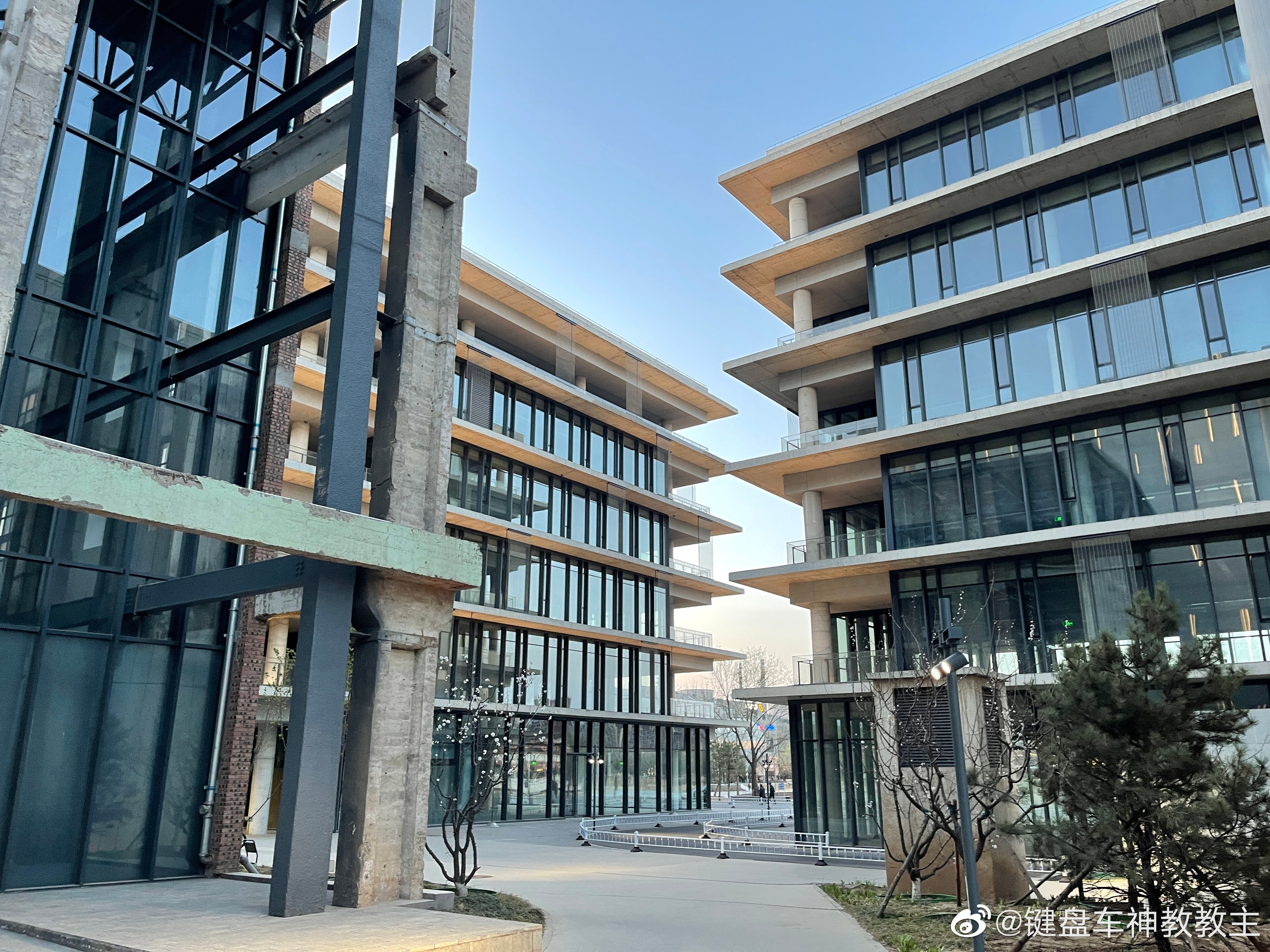 首钢园还是挺美的～  ​​​