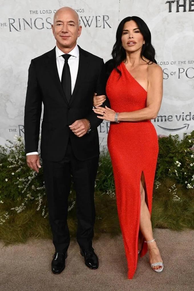 赚钱能力全球属一属二！审美眼光也独树一帜！谁说富豪都爱美女的呢？