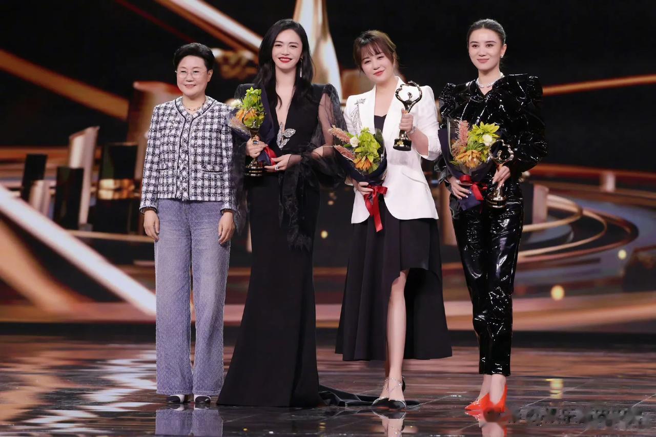 全网都在捧大花小花们，终于看到实力派演员的了，他们从来不以造型和红毯来说明实力，