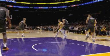 “大锤”这波防守很硬

就算没有戈贝尔
安德森在防守端的作用依然不可代替
同时用