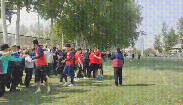 最后一次训练课，陕西球迷送别长安竞技

在中国足协公布的新赛季准入名单中，没有出