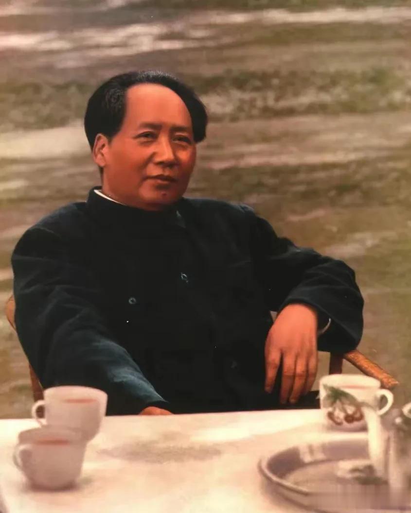 毛主席在作陈独秀助手，刊发《每周评论》的时候，因为一篇文章，惹得陈独秀勃然大怒，