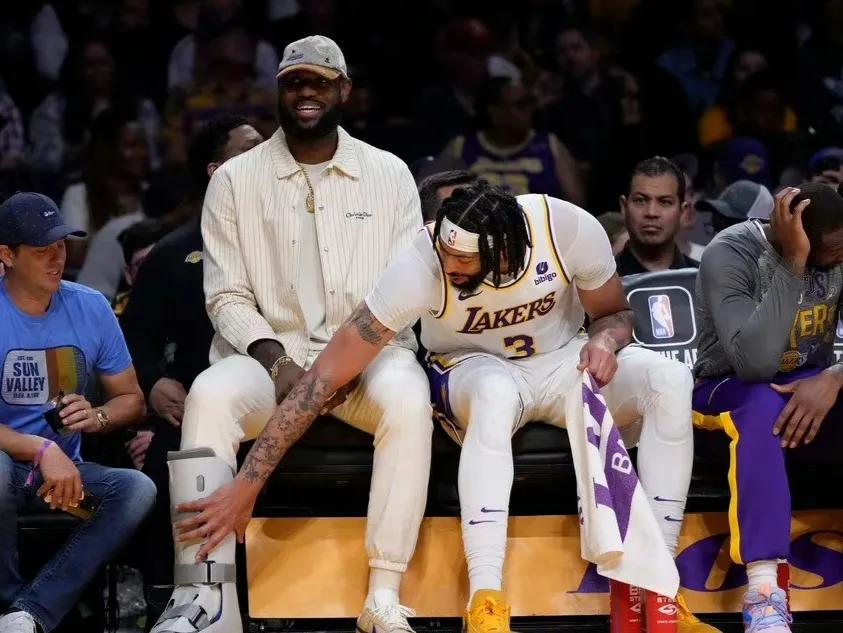 湖人距离附加赛一步之遥 前提是鹈鹕需输球

NBA常规赛，湖人主场113-105