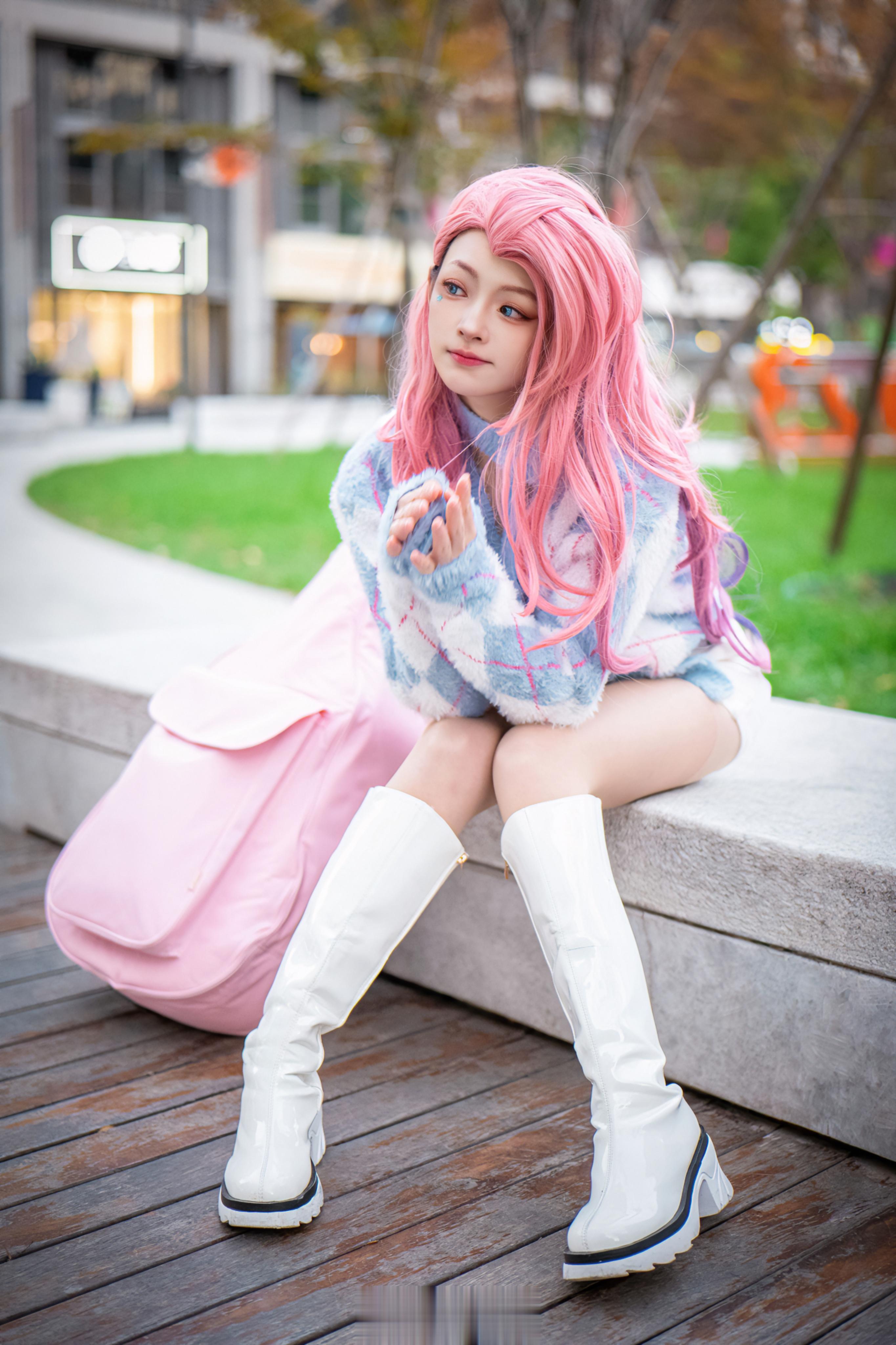 #林津伊[超话]# 萨勒芬妮出街啦～～～#萨勒芬妮cos# 