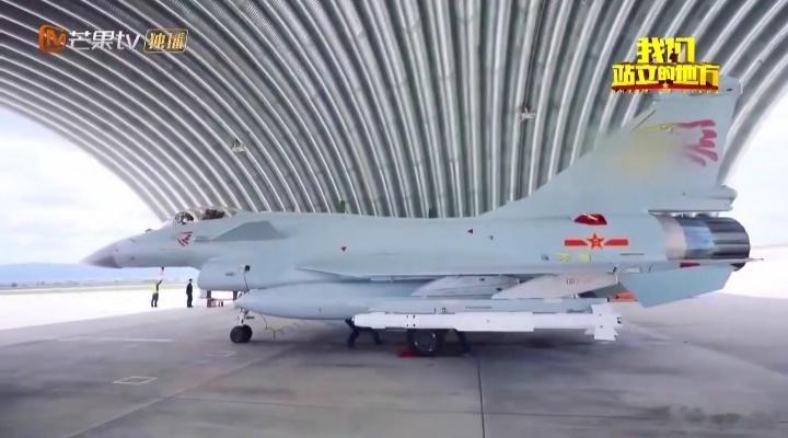 大红鹰飞行员武辉驾驶歼10C用霹雳10在2019年击落某国超高空侦察气球 ​​​